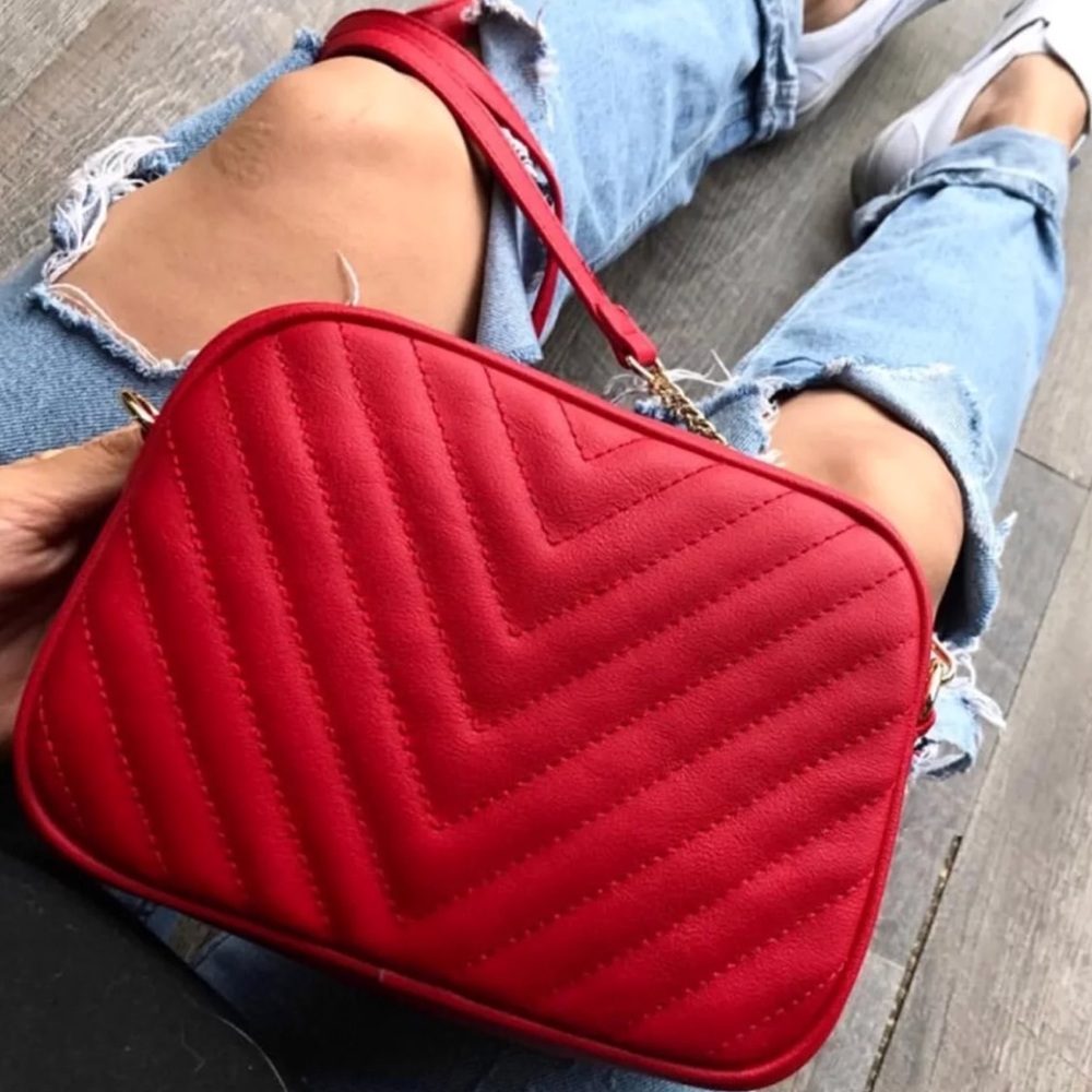 Red crossbody purse ✨